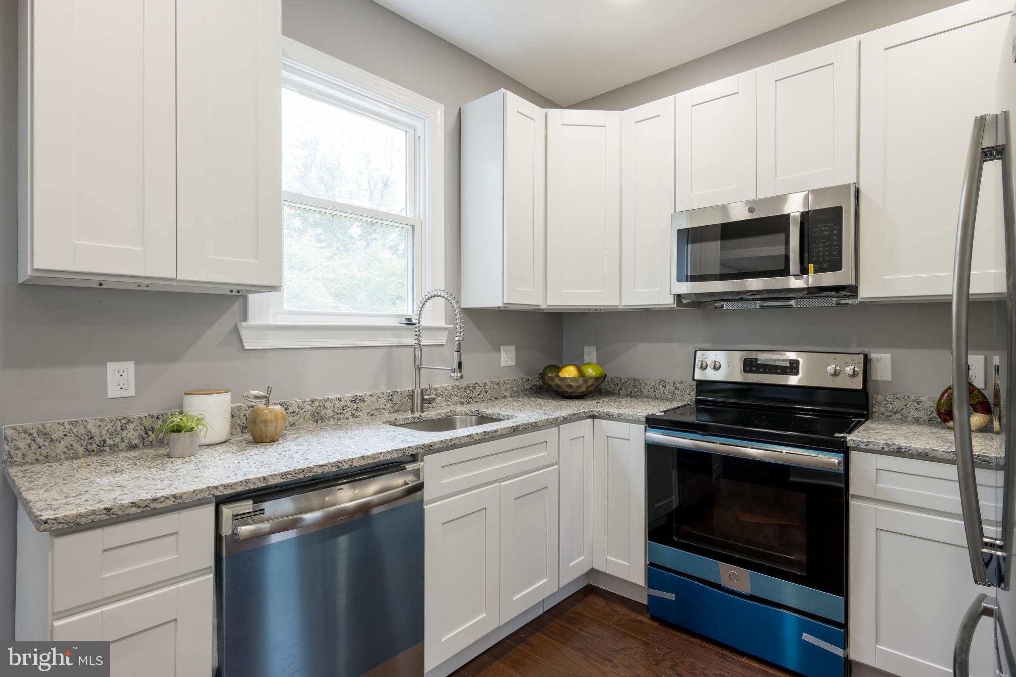 3707 Barrington Road Baltimore, MD 21215 - Photo 11 of 31 KITCHEN