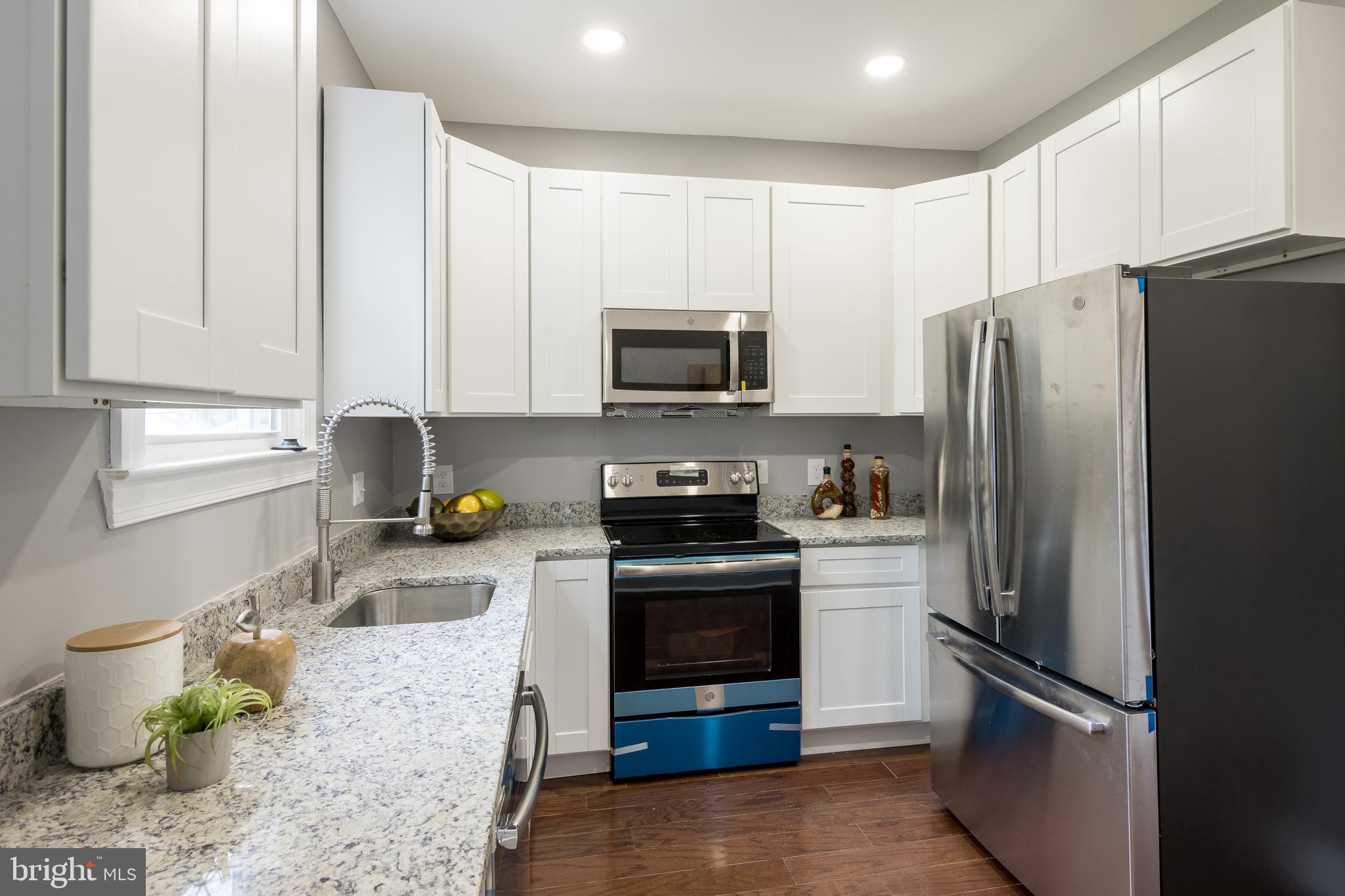 3707 Barrington Road Baltimore, MD 21215 - Photo 12 of 31 KITCHEN