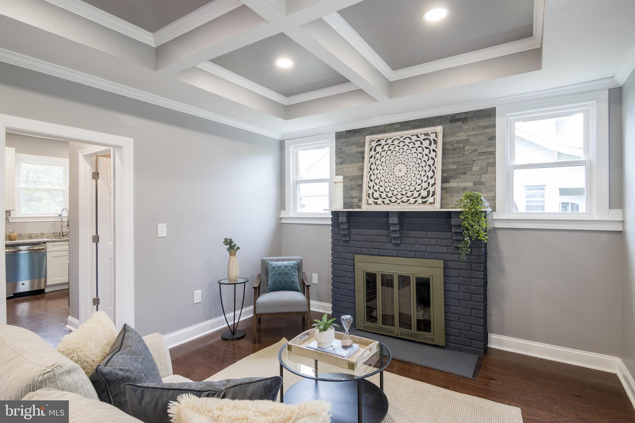 3707 Barrington Road Baltimore, MD 21215 - Photo 3 of 31 Gallery Image 3