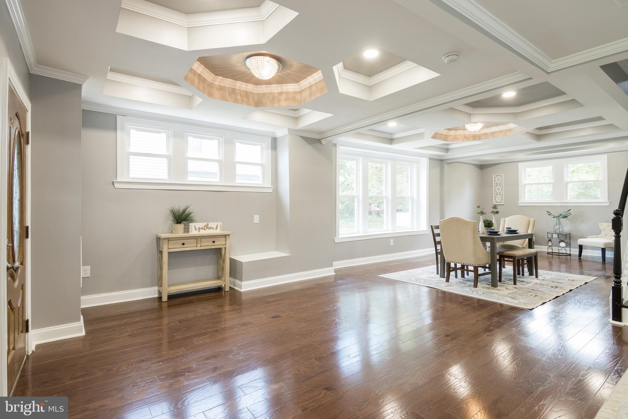 3707 Barrington Road Baltimore, MD 21215 - Photo 5 of 31 FOYER