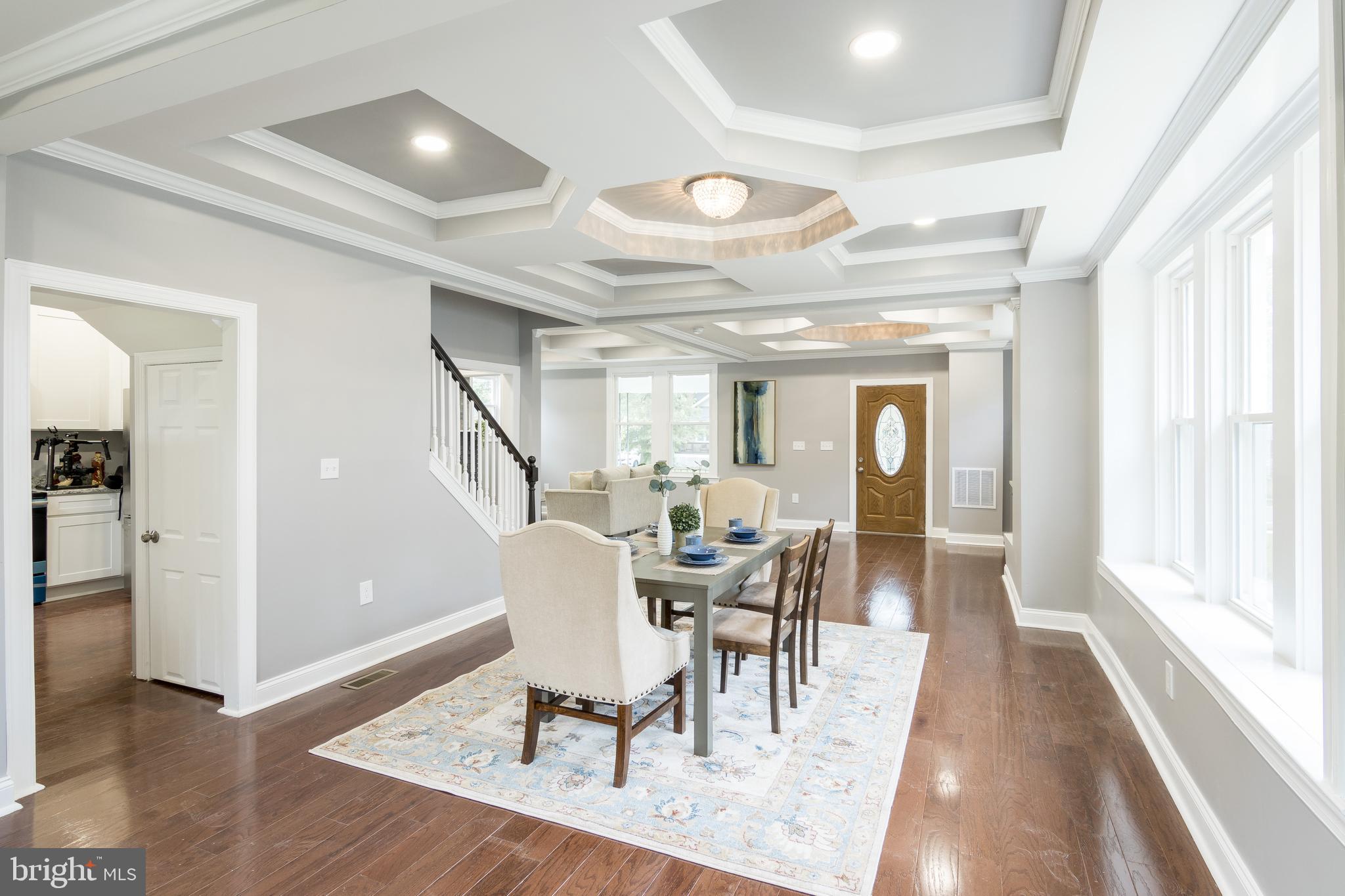 3707 Barrington Road Baltimore, MD 21215 - Photo 7 of 31 SITTING AREA VIEW