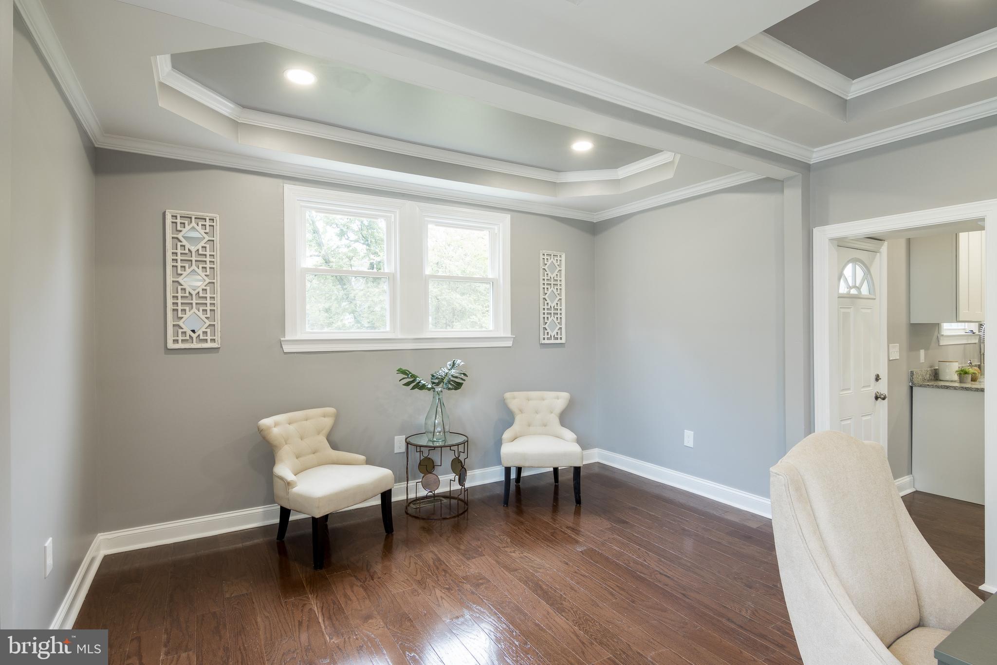 3707 Barrington Road Baltimore, MD 21215 - Photo 9 of 31 SITTING AREA