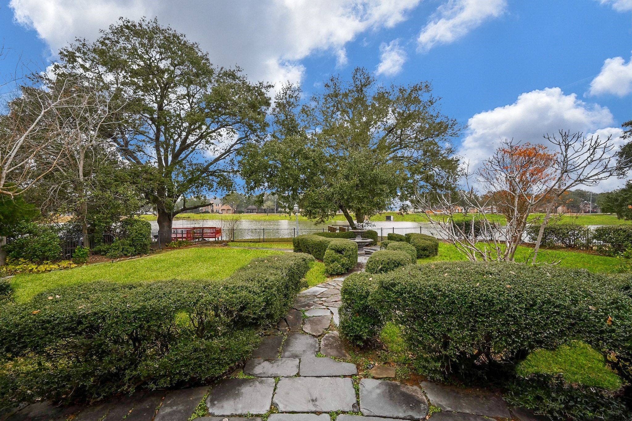 18 Crest Gate Houston, TX 77082 - Photo 19 of 46 a view of a park with large trees