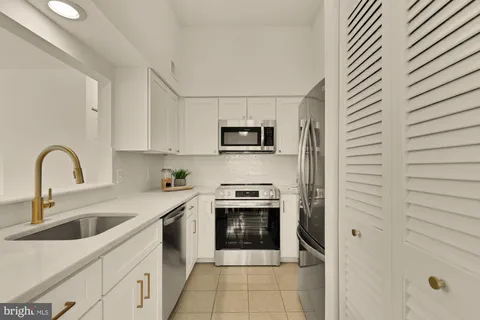 $349,900 | 7602 Lakeside Village Drive, Unit N, Falls Church, VA 22042