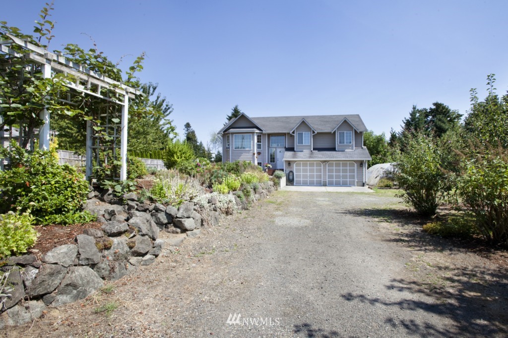 23460 Seatter Road Northeast Kingston, WA 98346 - Photo 2 of 18 Gallery Image 2