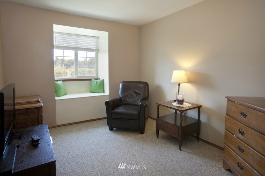 23460 Seatter Road Northeast Kingston, WA 98346 - Photo 11 of 18 Gallery Image 11