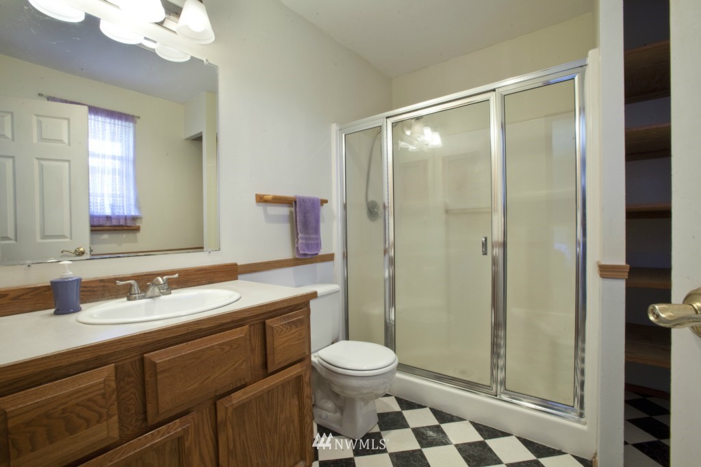 23460 Seatter Road Northeast Kingston, WA 98346 - Photo 13 of 18 Gallery Image 13