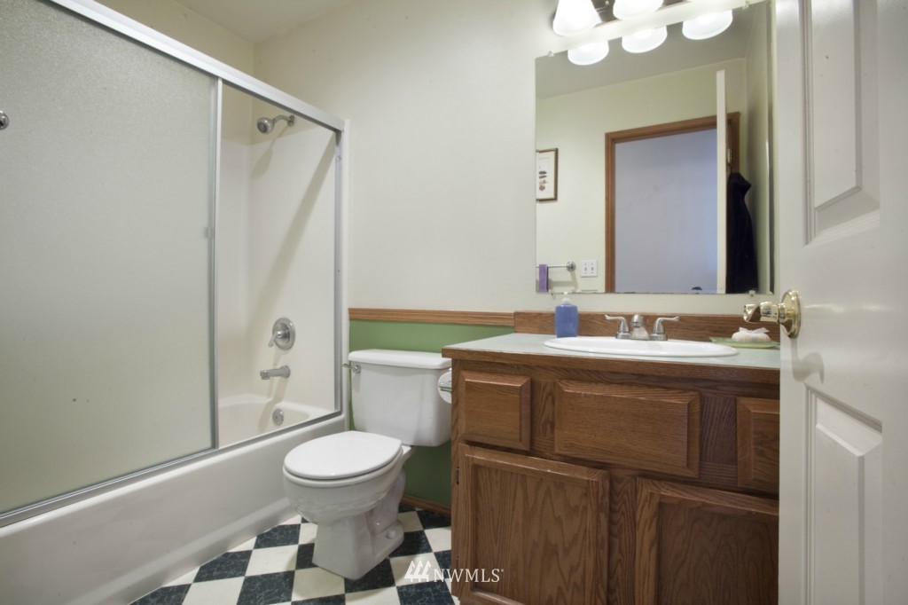 23460 Seatter Road Northeast Kingston, WA 98346 - Photo 15 of 18 Gallery Image 15