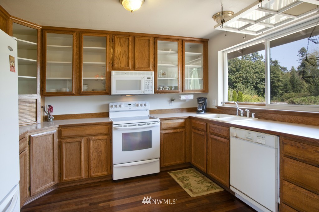 23460 Seatter Road Northeast Kingston, WA 98346 - Photo 8 of 18 Gallery Image 8