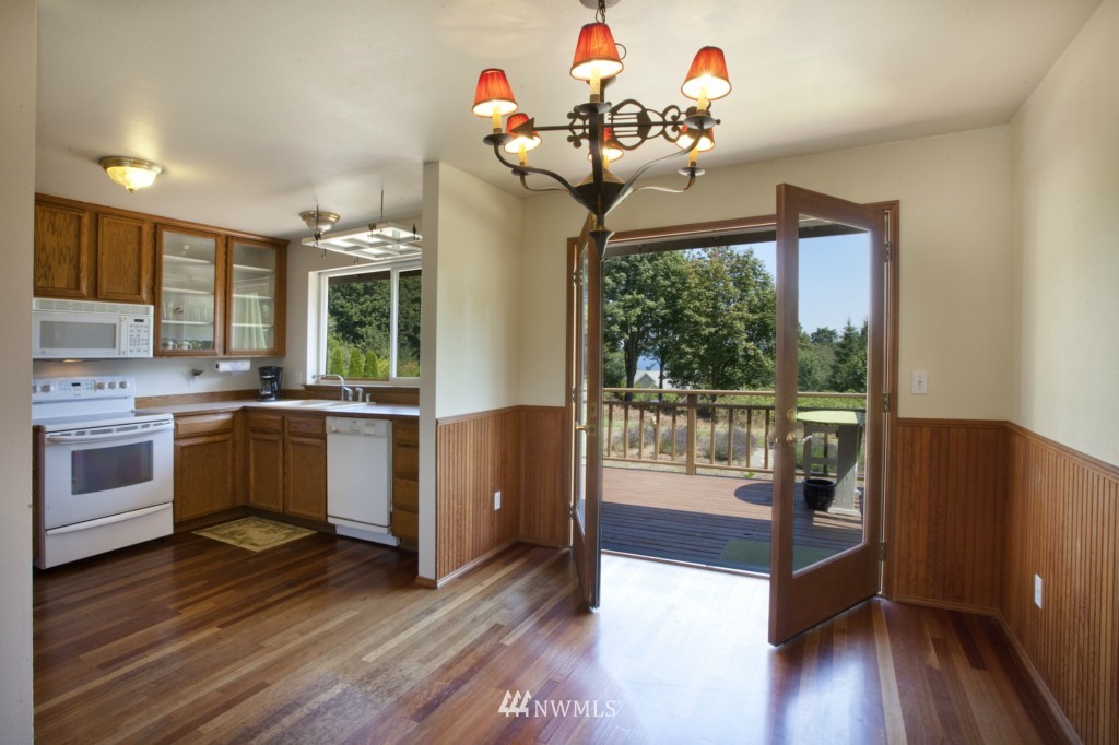 23460 Seatter Road Northeast Kingston, WA 98346 - Photo 9 of 18 Gallery Image 9