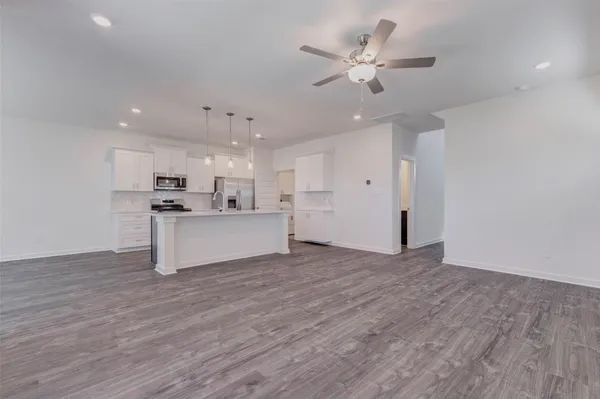 a view of a yard in front of house