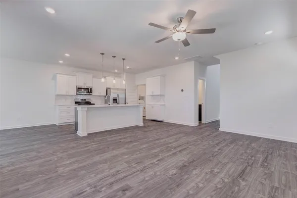 a view of a yard in front of house