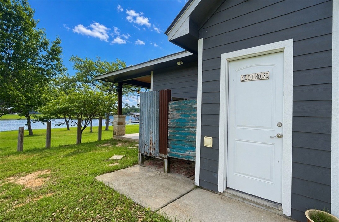 11810 Riley Green Road Franklin, TX 77856 - Photo 26 of 36 a view of a house with a backyard