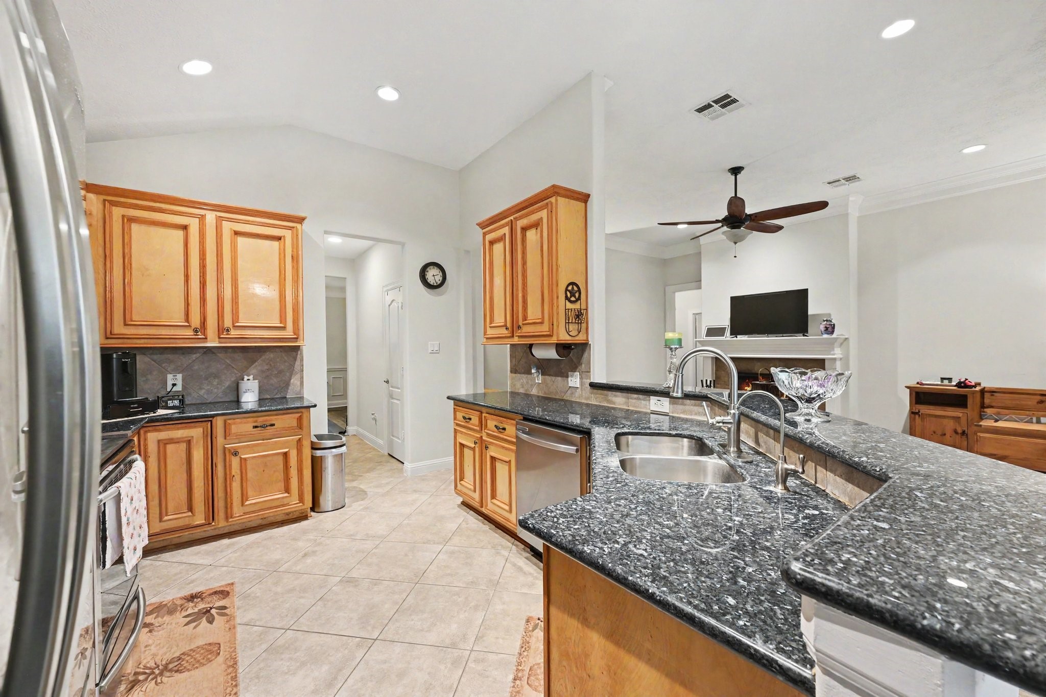 7730 Pebble Hill Lane Rosharon, TX 77583 - Photo 12 of 43