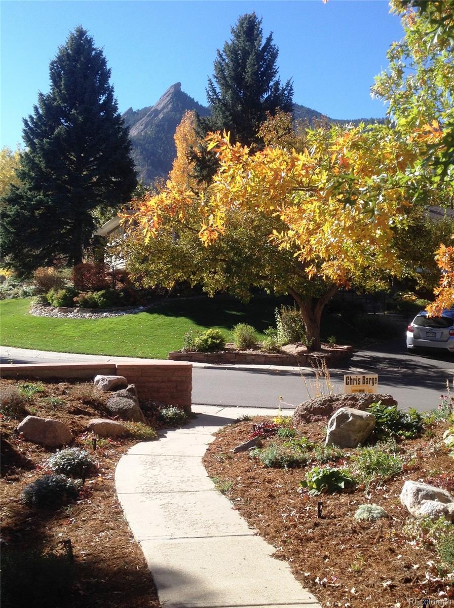 870 Willowbrook Road Boulder, CO 80302 - Photo 28 of 30 a view of a yard with plants