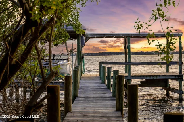 a view of a pathway both side of yard