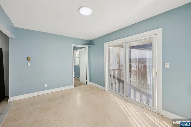 $4,100 | 320 Orient Way, Unit 2, Rutherford, NJ 07070