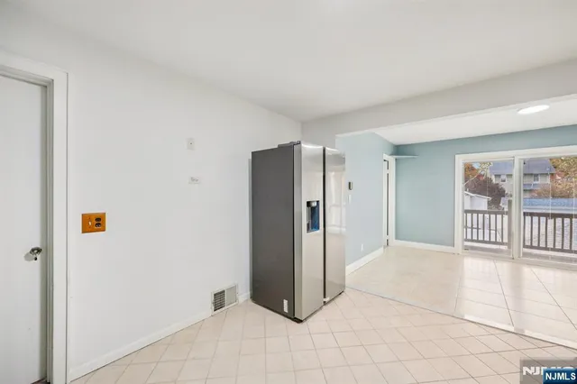 $4,100 | 320 Orient Way, Unit 2, Rutherford, NJ 07070