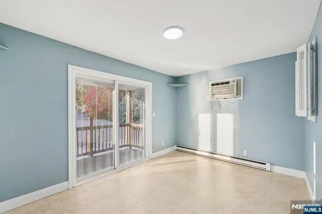 $4,100 | 320 Orient Way, Unit 2, Rutherford, NJ 07070