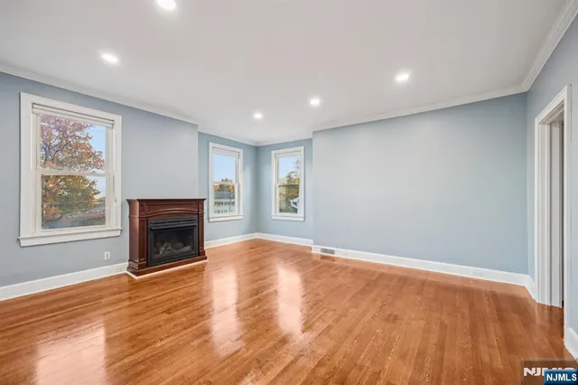 $4,100 | 320 Orient Way, Unit 2, Rutherford, NJ 07070