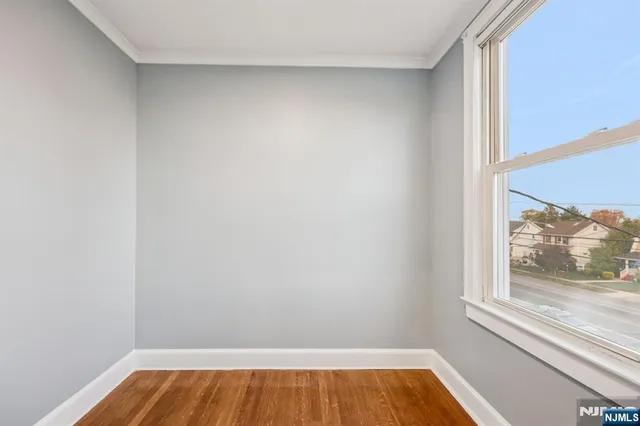 $4,100 | 320 Orient Way, Unit 2, Rutherford, NJ 07070