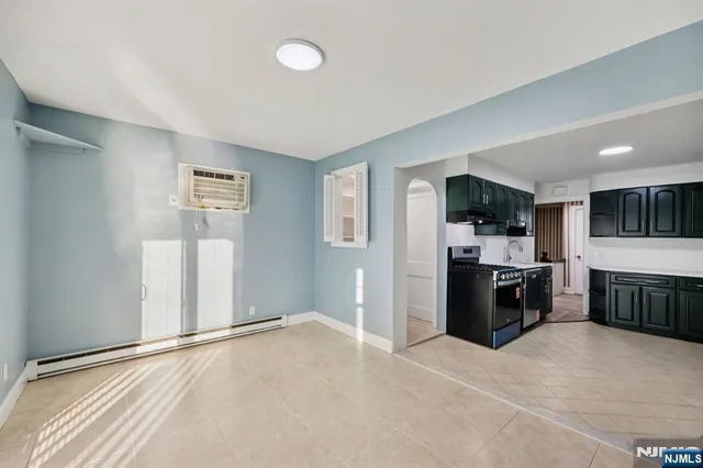 $4,100 | 320 Orient Way, Unit 2, Rutherford, NJ 07070