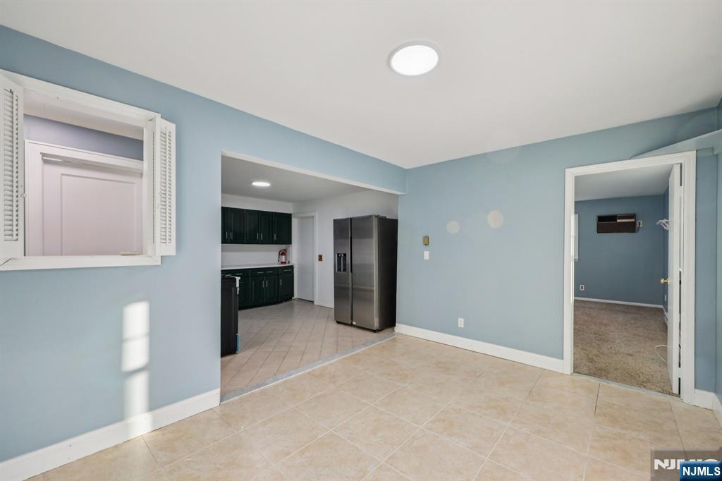 320 Orient Way, Unit 2 Rutherford, NJ 07070 - Photo 4 of 40 an empty room with a bathroom and a sink