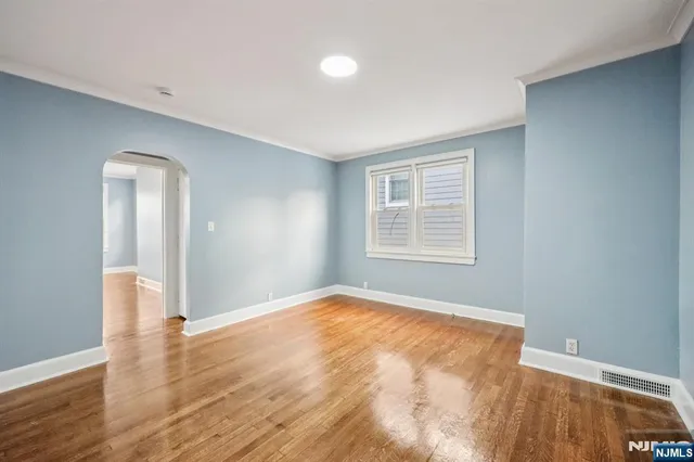 $4,100 | 320 Orient Way, Unit 2, Rutherford, NJ 07070