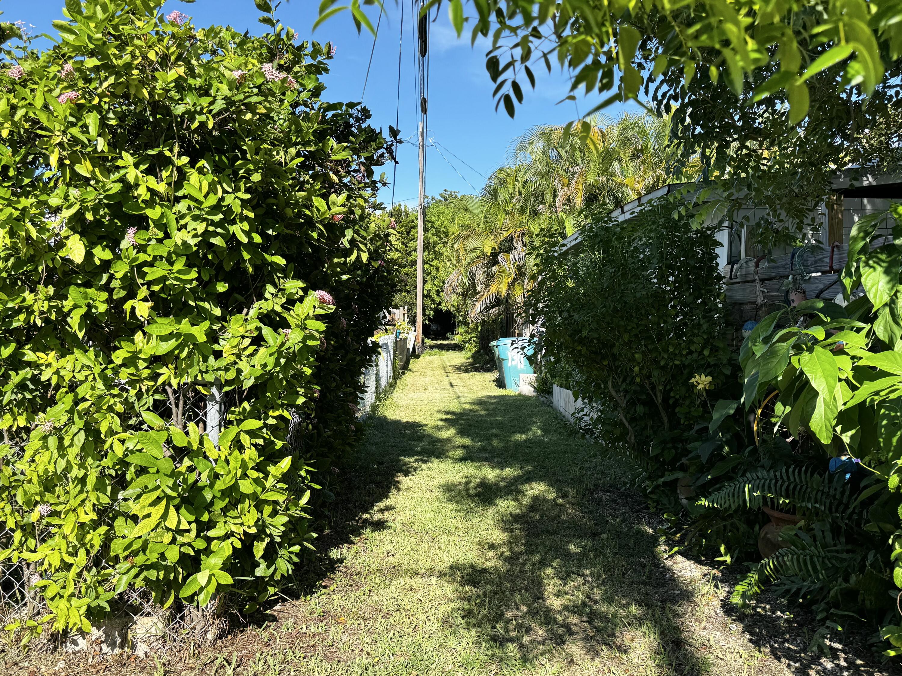 2500 Harris Avenue Key West, FL 33040 - Photo 18 of 22