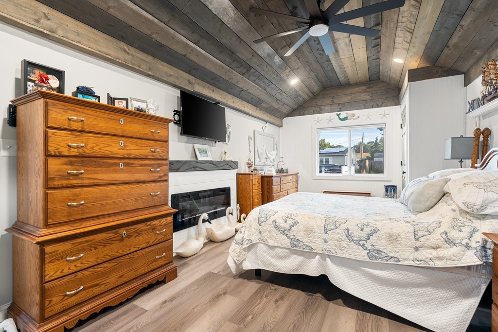 25 Lakeview Drive Wareham, MA 02538 - Photo 20 of 31 a bed room with a bed and a window