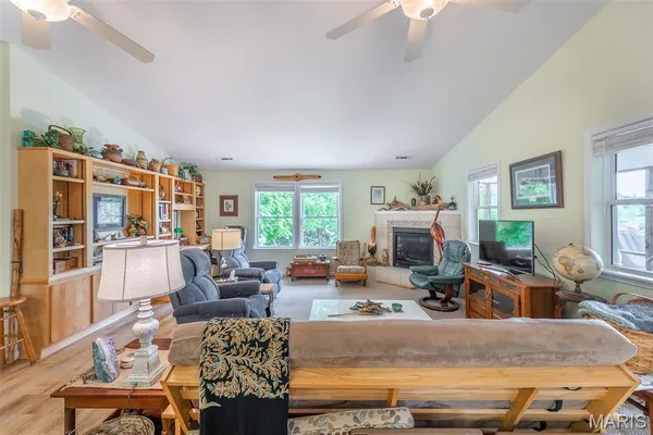 $699,900 | 1137 Riverlawn Drive, Doniphan, MO 63935