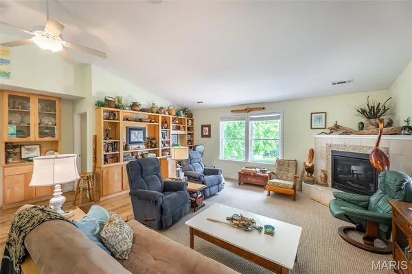 $699,900 | 1137 Riverlawn Drive, Doniphan, MO 63935
