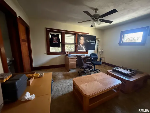 $95,000 | 1423 Pershing Boulevard, Clinton, IA 52732