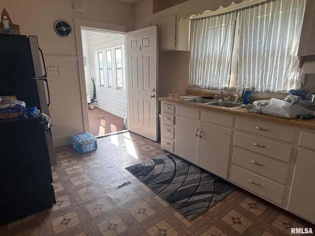 $95,000 | 1423 Pershing Boulevard, Clinton, IA 52732