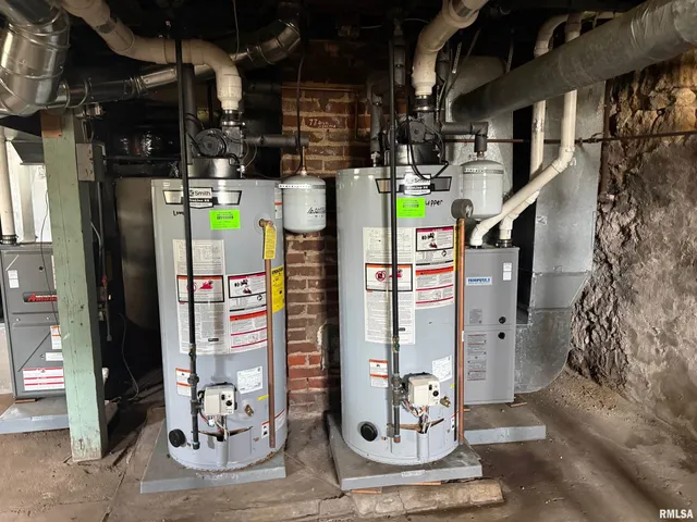 $95,000 | 1423 Pershing Boulevard, Clinton, IA 52732