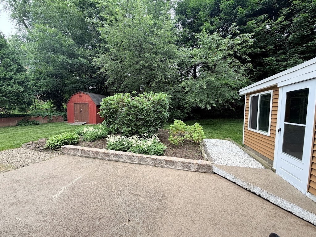116 Derby Dingle Springfield, MA 01107 - Photo 17 of 31