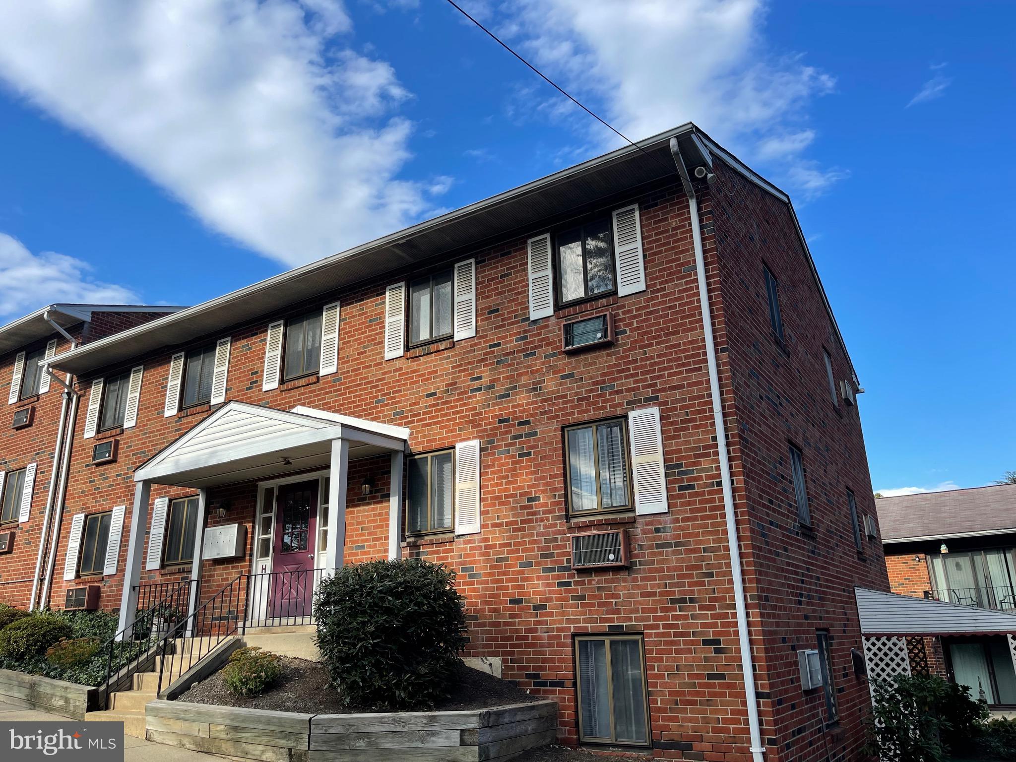 1 Lawrence Road, Unit H2B Broomall, PA 19008 - Photo 1 of 21 Gallery Image 1