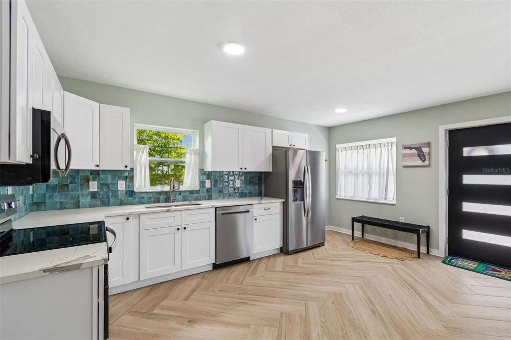 314 Indiana Avenue Crystal Beach, FL 34681 - Photo 6 of 42
