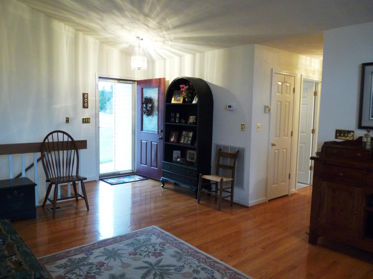 194 Jay Ridge Road Cloverdale, VA 24077 - Photo 2 of 17 Foyer