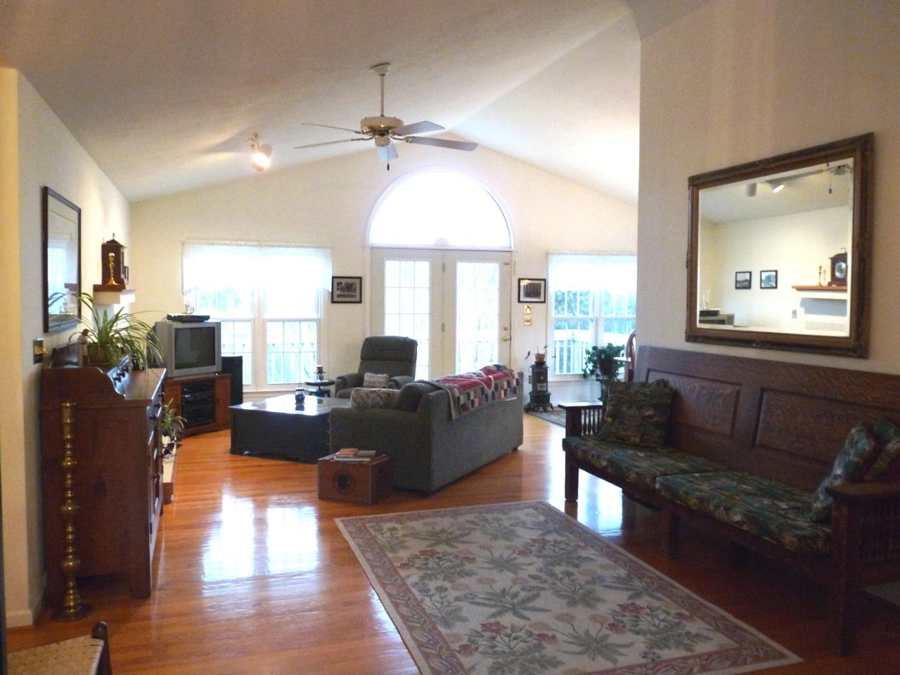 194 Jay Ridge Road Cloverdale, VA 24077 - Photo 3 of 17 Living Room