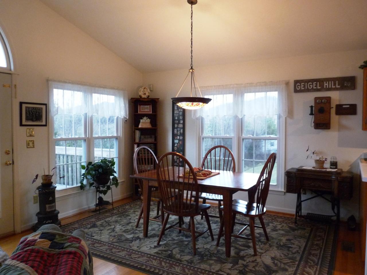 194 Jay Ridge Road Cloverdale, VA 24077 - Photo 6 of 17 Dining Room