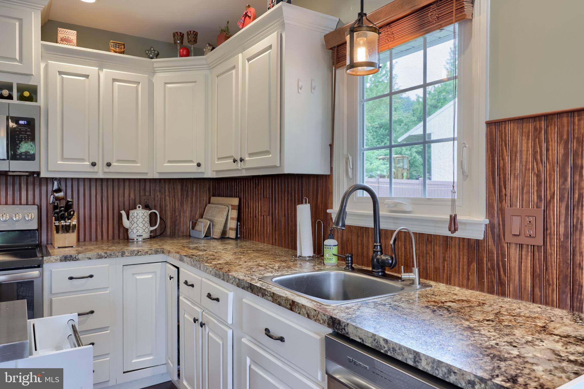 902 Fritztown Road Reading, PA 19608 - Photo 20 of 44