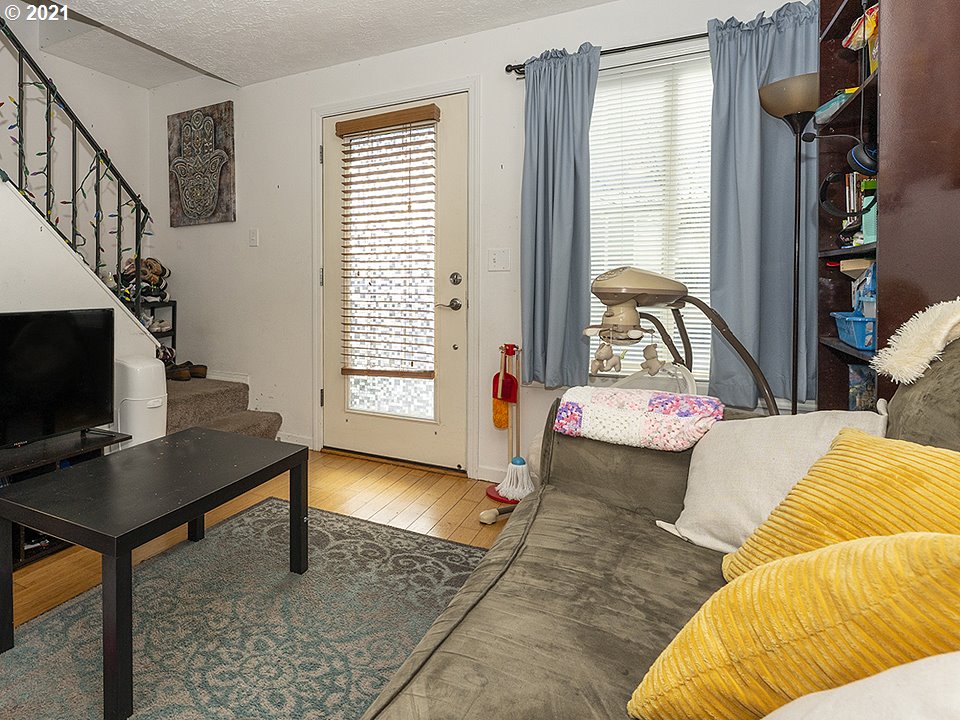 3634 Southwest Multnomah Boulevard Portland, OR 97219 - Photo 5 of 13 Gallery Image 5