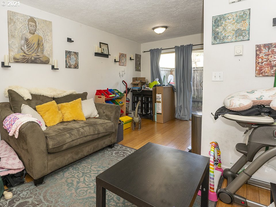 3634 Southwest Multnomah Boulevard Portland, OR 97219 - Photo 6 of 13 Gallery Image 6