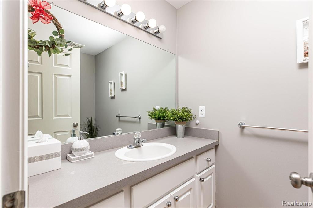 575 Gallaland Avenue Rochester Hills, MI 48307 - Photo 10 of 18