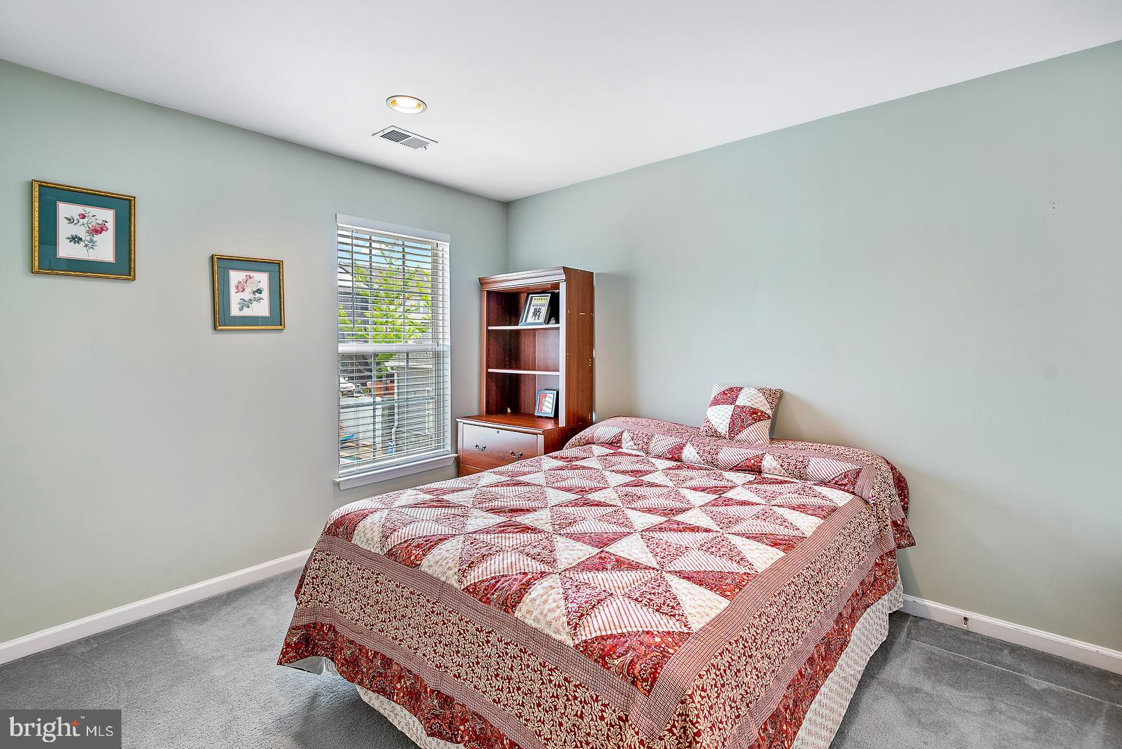 19504 Bowman Ridge Drive Germantown, MD 20874 - Photo 28 of 33 Secong bedroom