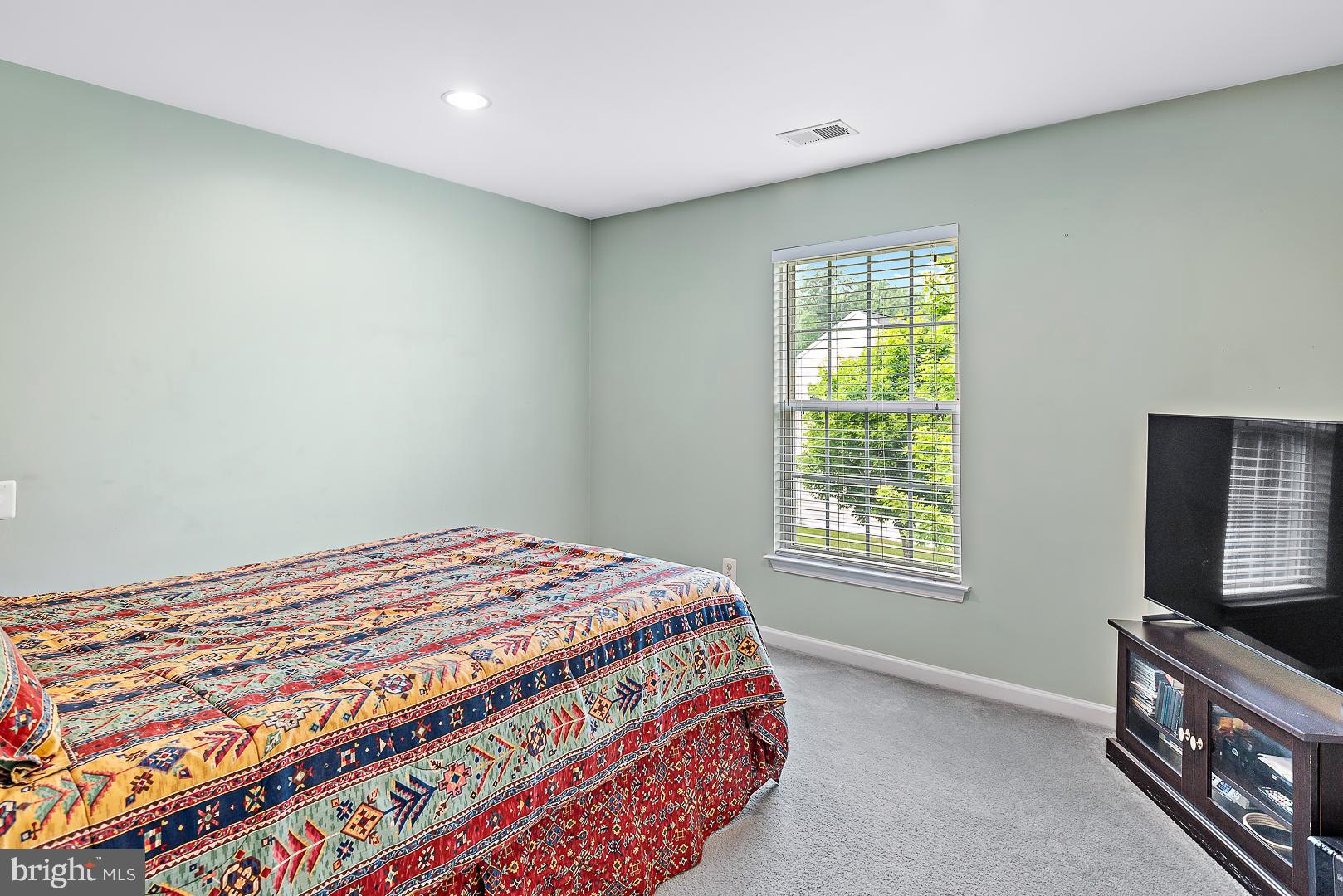 19504 Bowman Ridge Drive Germantown, MD 20874 - Photo 29 of 33 Third bedroom