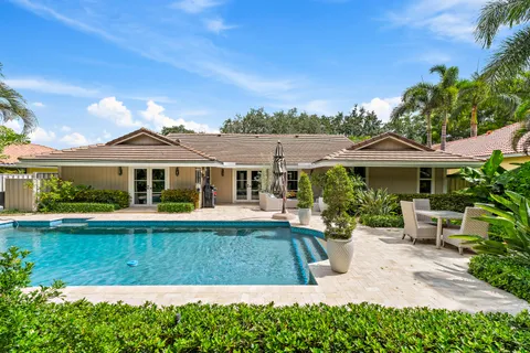 $1,200,000 | 10 Bentwood Road, Palm Beach Gardens, FL 33418