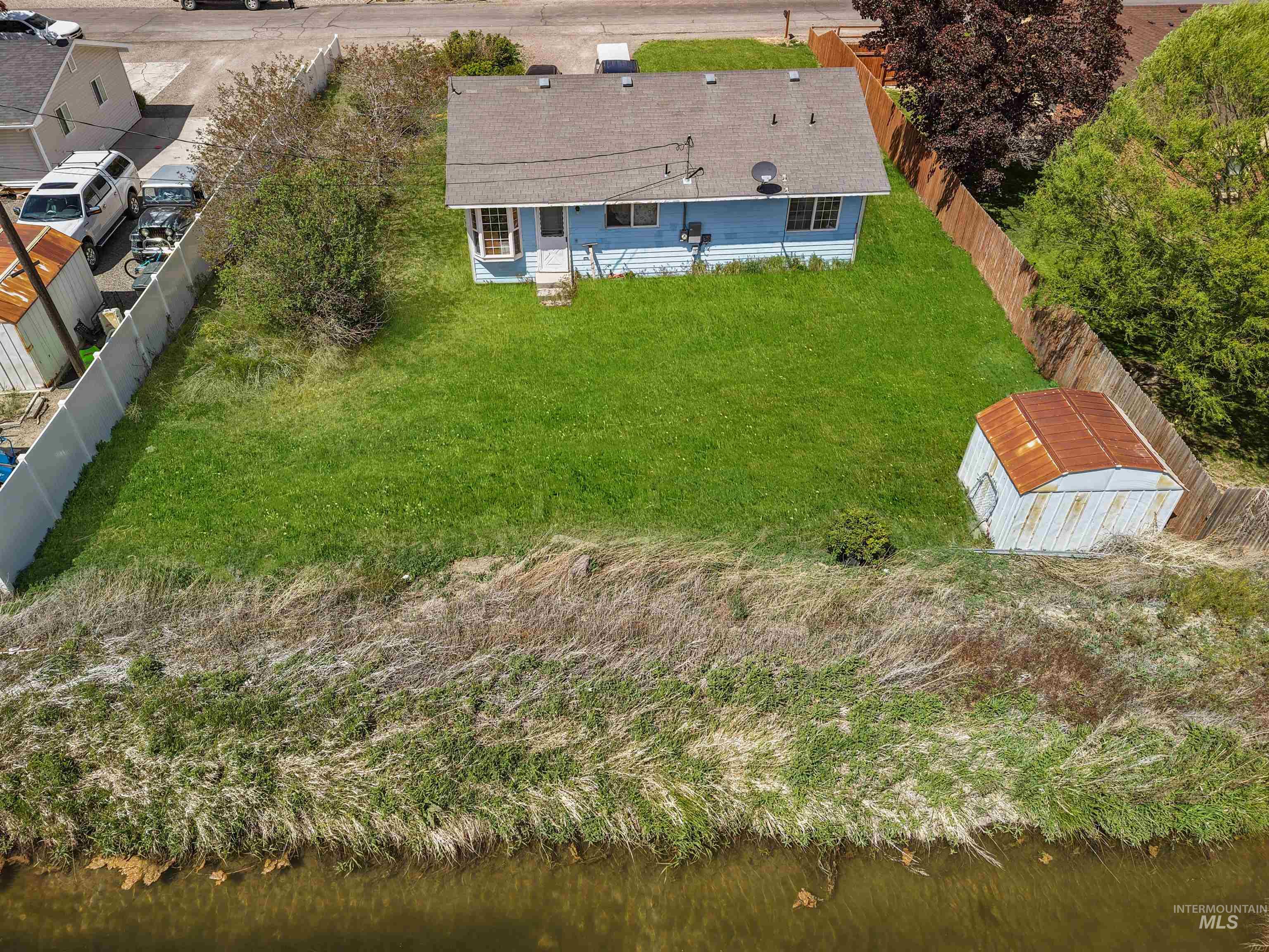 225 West Wayne Street Paul, ID 83347 - Photo 9 of 16