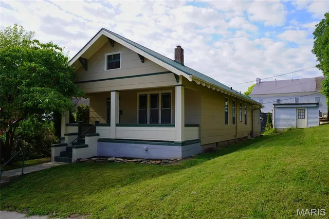 $264,900 | 130 East 2nd Street, Hermann, MO 65041